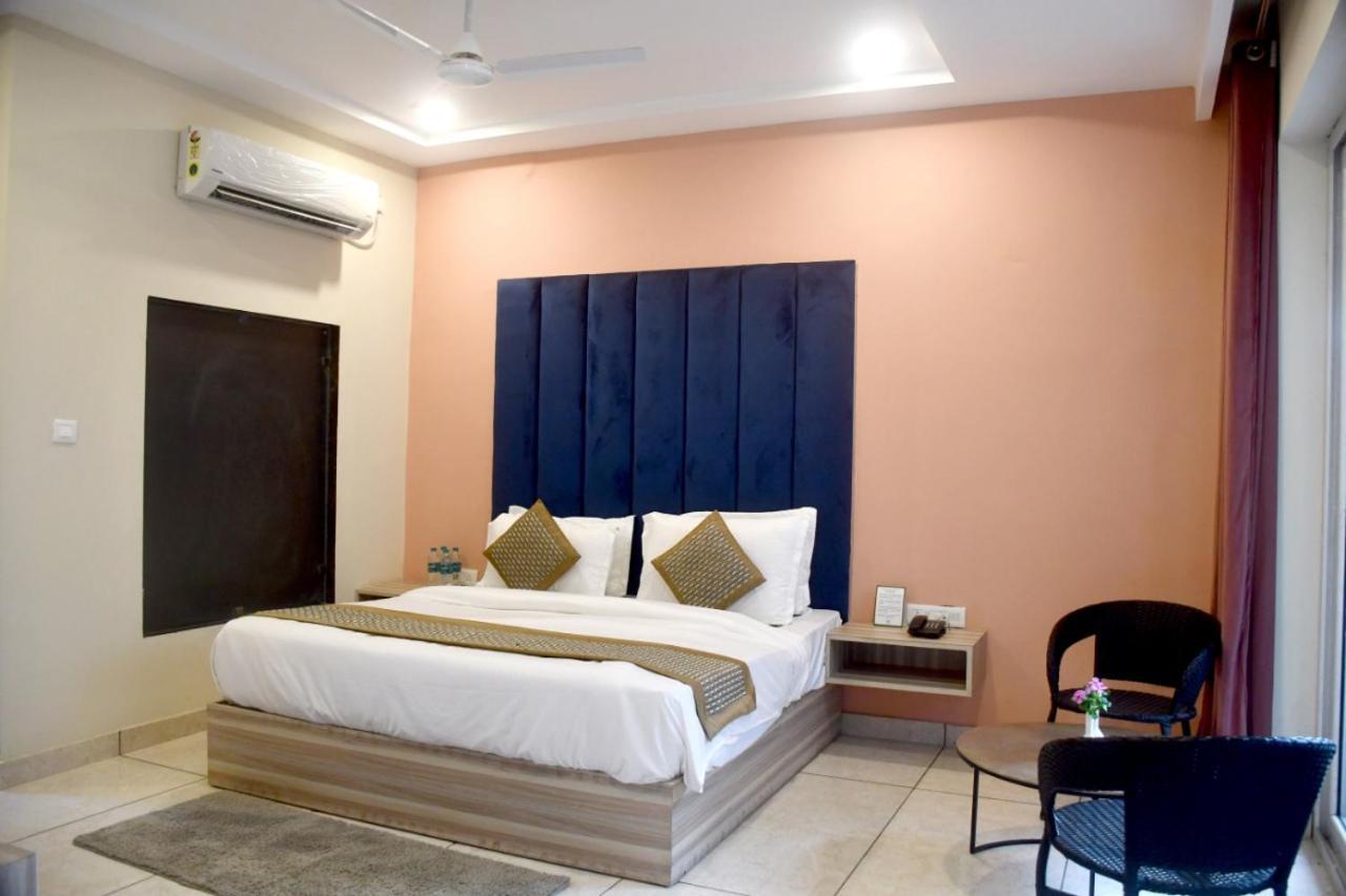 Vow Resorts & Spa, The Corbett Wilderness Rāmnagar Exterior photo